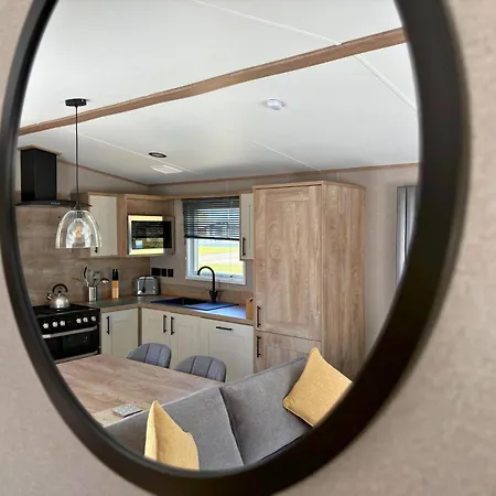 Linwater Caravan Park - Luxury Lodges And Static Caravans Near Edinburgh Newbridge  Exterior photo