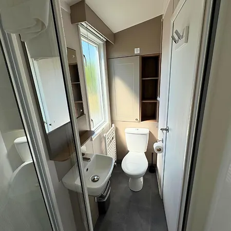 Linwater Caravan Park - Luxury Lodges And Static Caravans Near Edinburgh Newbridge  Exterior photo