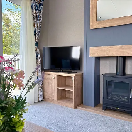 Linwater Caravan Park - Luxury Lodges And Static Caravans Near Edinburgh Newbridge  Exterior photo